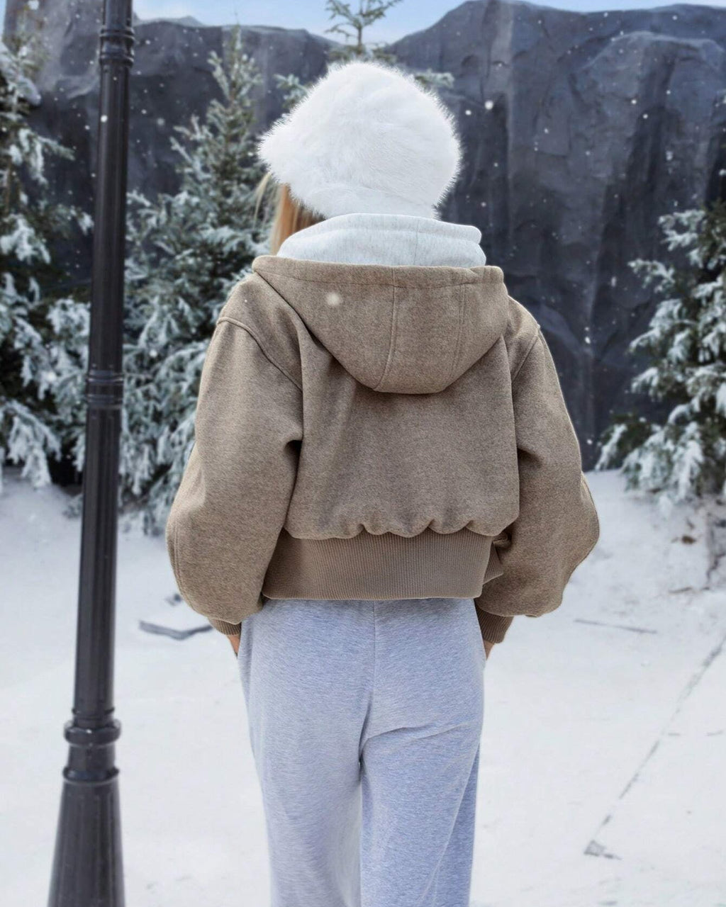 NORVIAS | The Cropped Wool Jacket