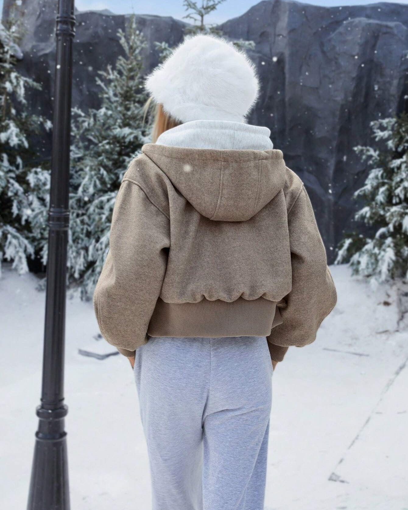 NORVIAS | The Cropped Wool Jacket