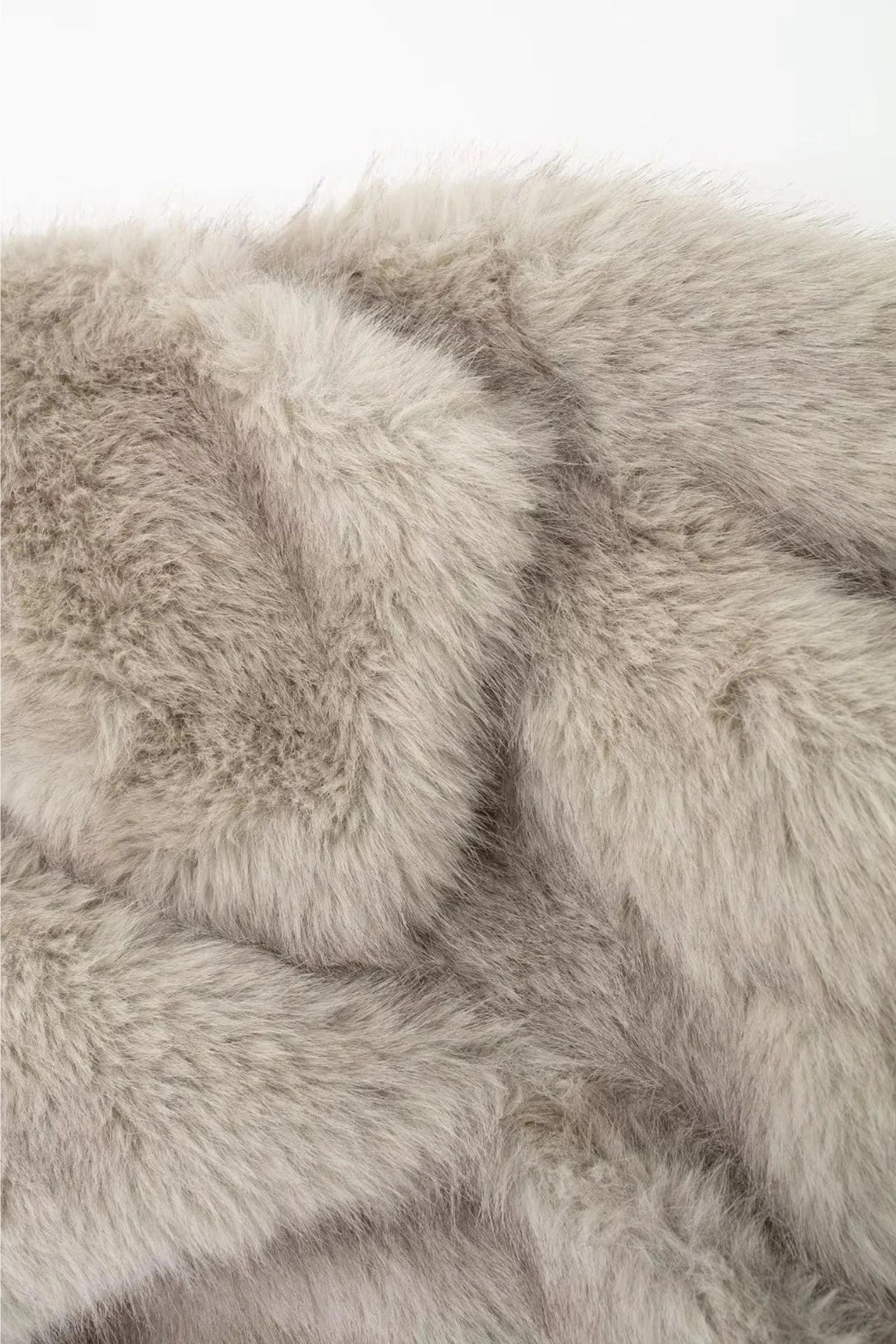 NORVIAS | Luxurious Faux Fur Coat